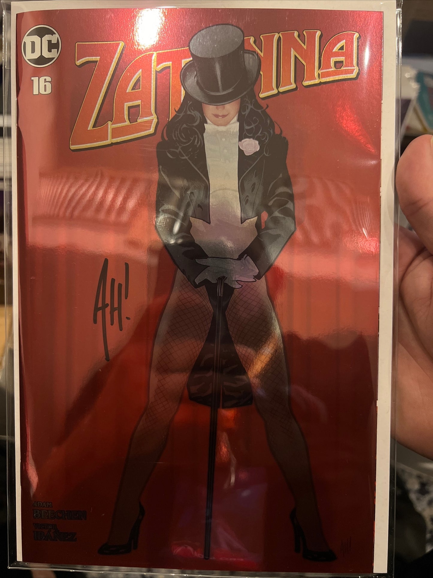 Zatanna #1 (2023 NYCC Convention Exclusive) signed by Adam Hughes
