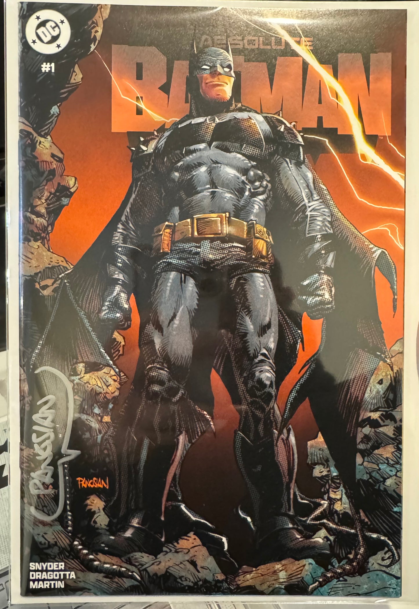 ABSOLUTE BATMAN #1 (DC, 2023) DAN PANOSIAN CONNECTING VARIANT Signed by Dan Panoisan