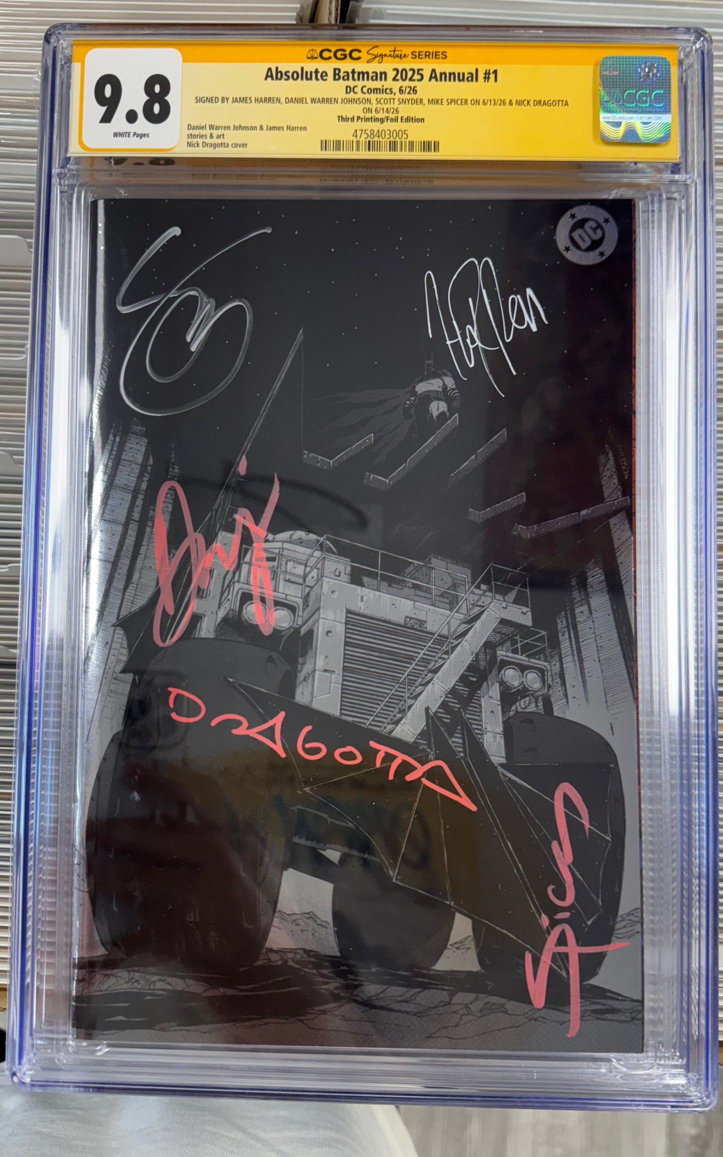 Absolute Batman 2025 Annual #1 CGC SS 9.8 Signed 5x, James Harren, Scott Snyder, Nick Dragotta, Daniel Warren Johnson, Mike Spicer (DC, 2026 Third Print Foil)