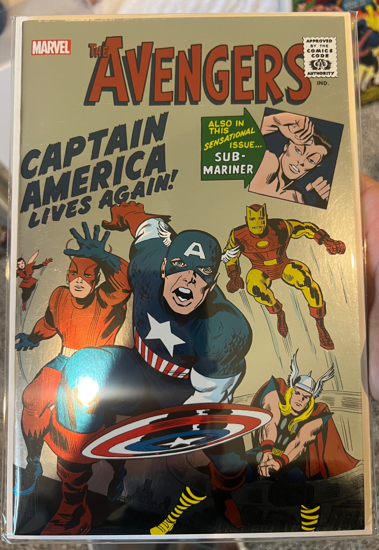 Avengers #4 (NYCC Mexican Foil Variant) Marvel Comics