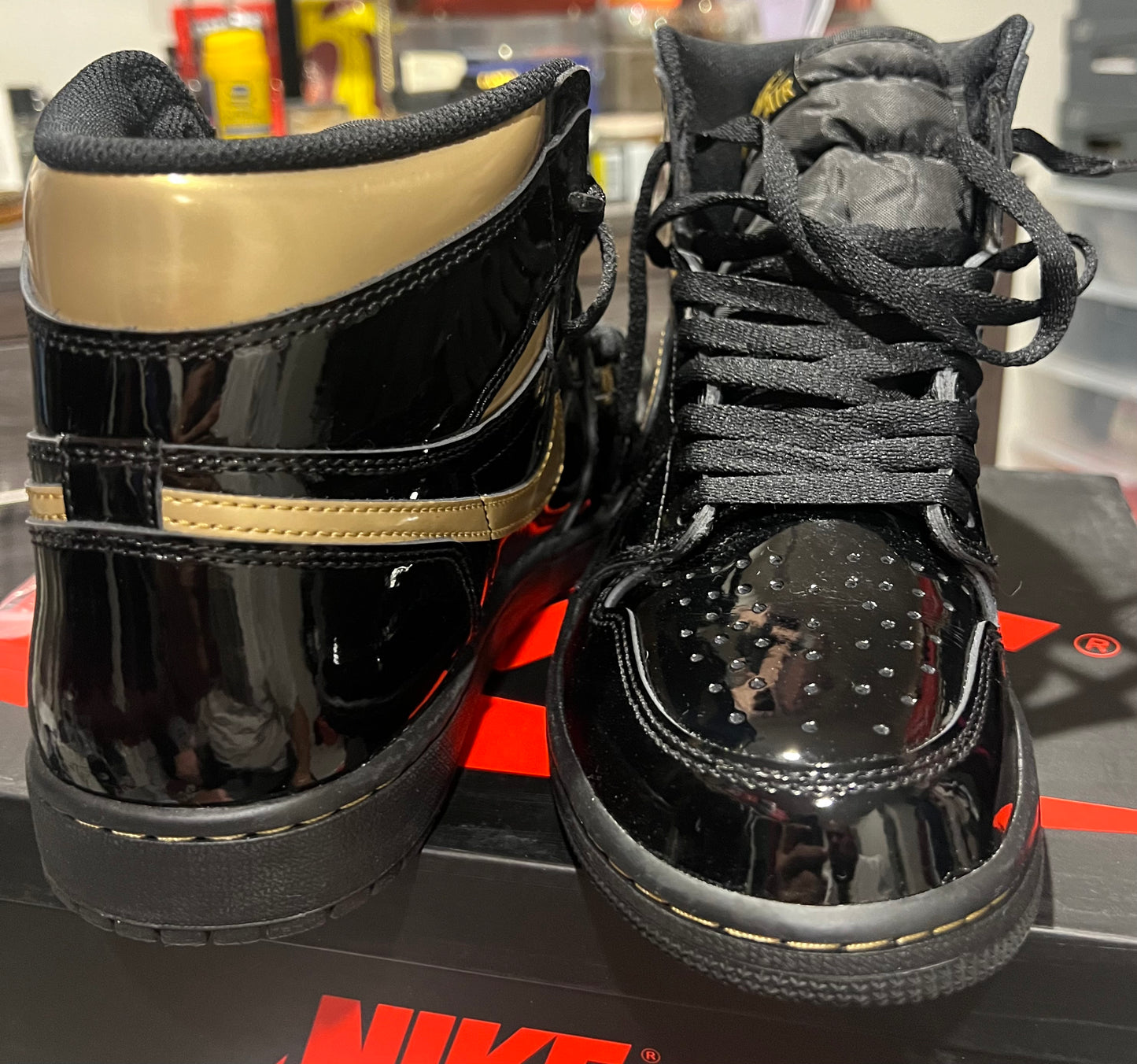 Jordan 1 Retro High Black Metallic Gold Sneaker Size 9.5 (2020, 555088-032) (Used, Pre-Worn)